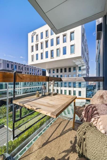 Modern 2Bed Room Sea View Apartment @ Oslo Barcode Dış mekan fotoğraf