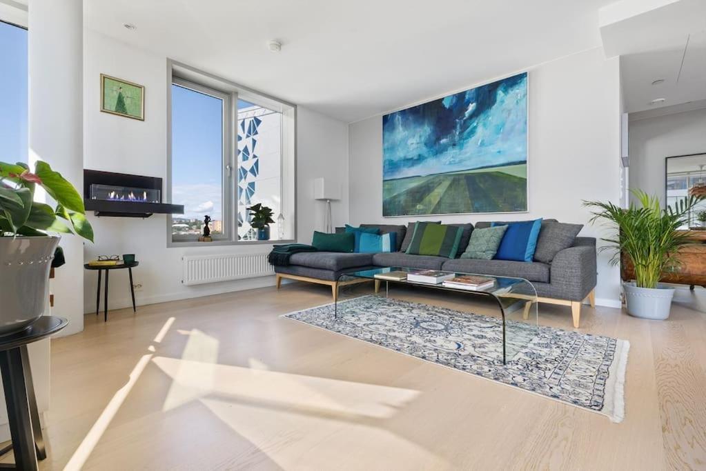 Modern 2Bed Room Sea View Apartment @ Oslo Barcode Dış mekan fotoğraf
